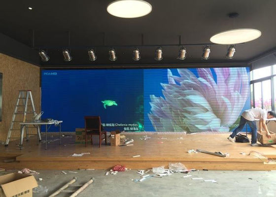 Schermo dell'interno del video dell'esposizione di SMD P5 di colore pieno orientato verso i servizi anteriore LED della parete 1R1G1B