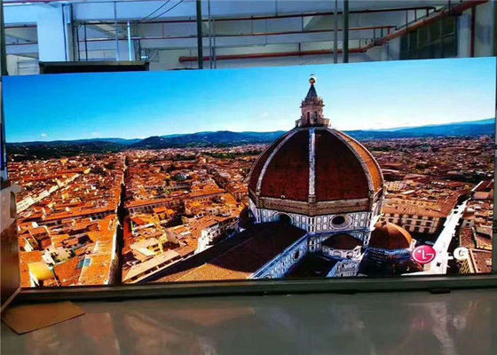 Piccola parete commerciale leggera del video della fase dell'esposizione di LED del pixel P1.667
