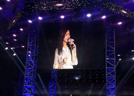 I grandi schermi di pubblicità principali locativi dell'interno P4.8 hanno condotto il colore pieno dei pannelli del video